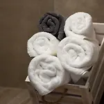 Olenia Luxury Apartment Néos Marmarás