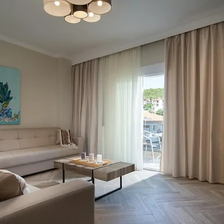 Olenia Luxury * Неос-Мармарас