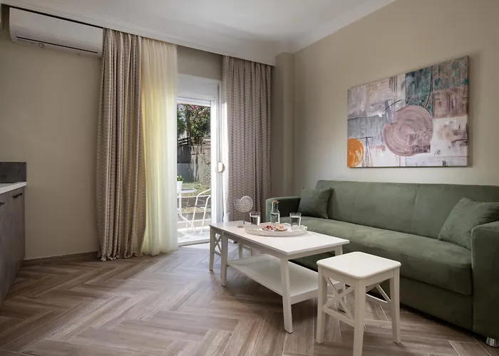 Olenia Luxury נאוס מרמרס