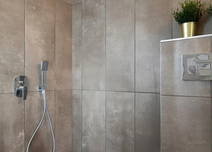 Olenia Luxury דירה נאוס מרמרס